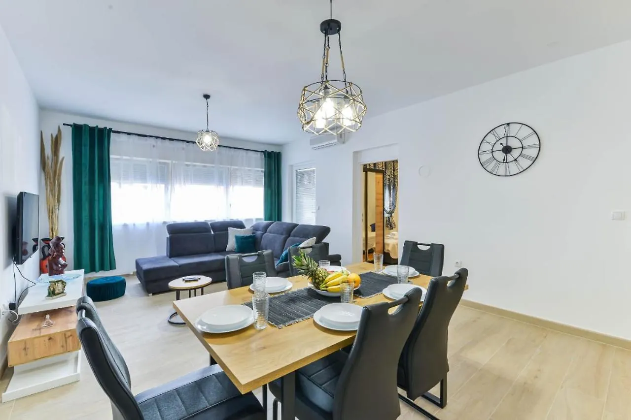 Apartment Nevera In Zadar
